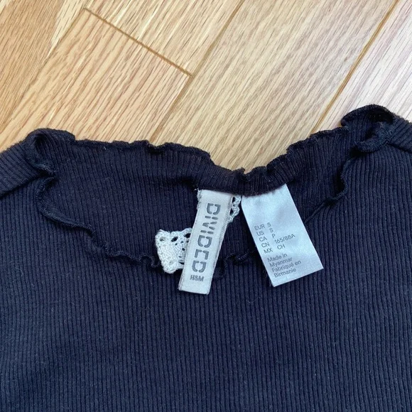 H&M Y2K Ruffle Hem Ribbed Long Sleeve - Picture 3 of 6